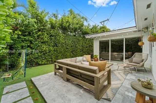 721 Bird Rd, Coral Gables, FL 33146
