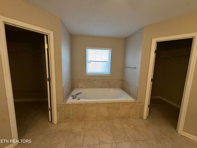 2241 Argonne Drive, Maryville, TN 37804