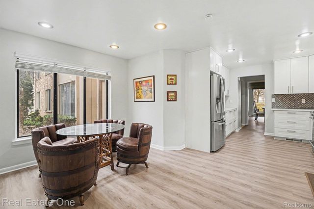 7329 Creek View Circle, West Bloomfield Charter Township, MI 48322