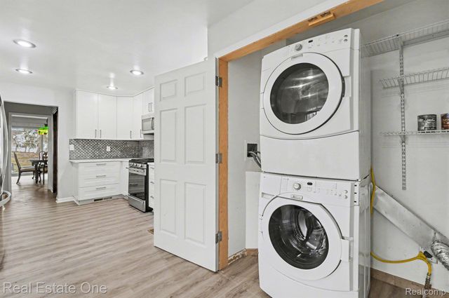 7329 Creek View Circle, West Bloomfield Charter Township, MI 48322