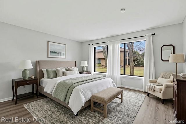 7329 Creek View Circle, West Bloomfield Charter Township, MI 48322