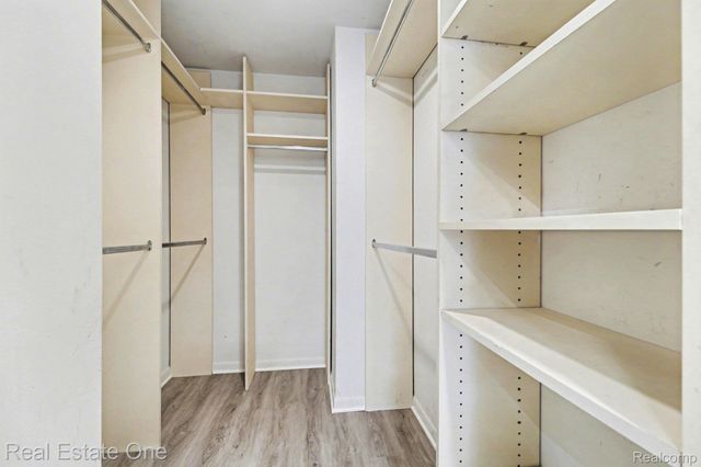 7329 Creek View Circle, West Bloomfield Charter Township, MI 48322