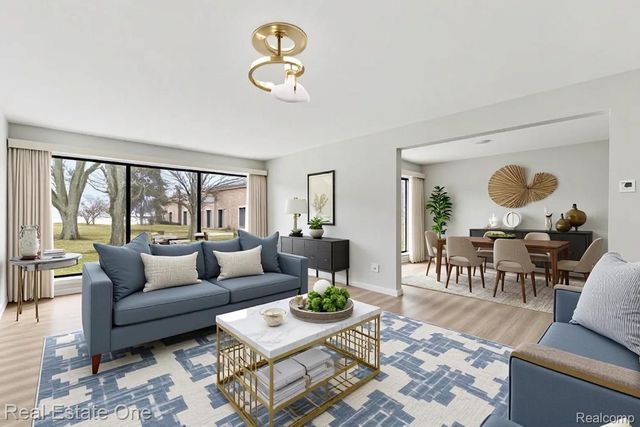 7329 Creek View Circle, West Bloomfield Charter Township, MI 48322