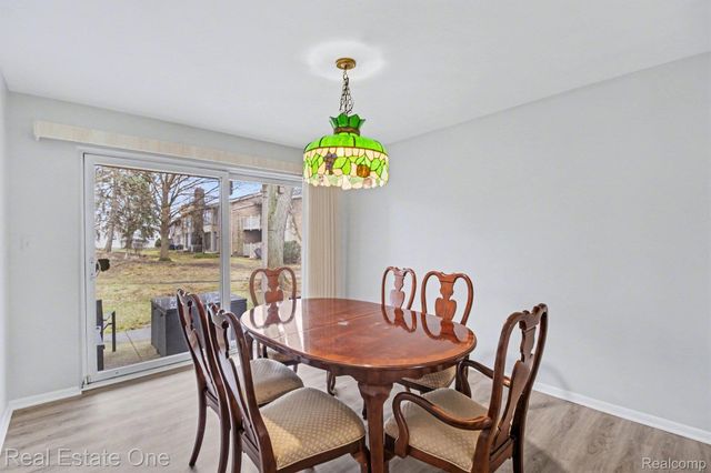 7329 Creek View Circle, West Bloomfield Charter Township, MI 48322