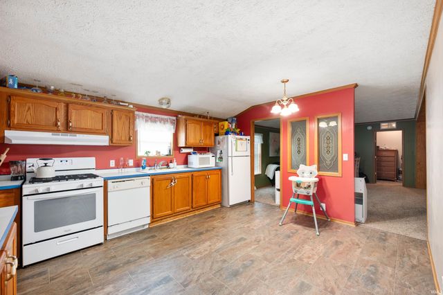 4369 E SR 26, Hartford City, IN 47348