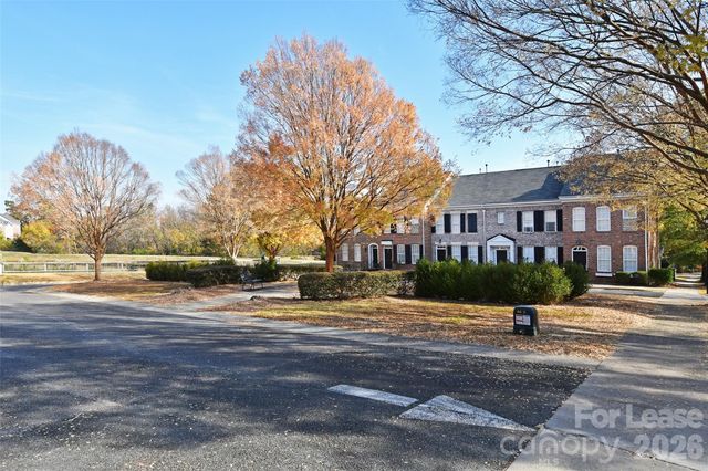 8643 Beaver Creek Drive, Charlotte, NC 28269