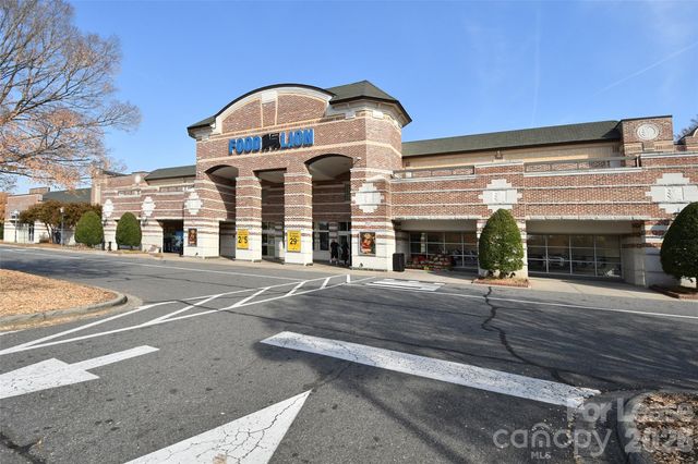 8643 Beaver Creek Drive, Charlotte, NC 28269