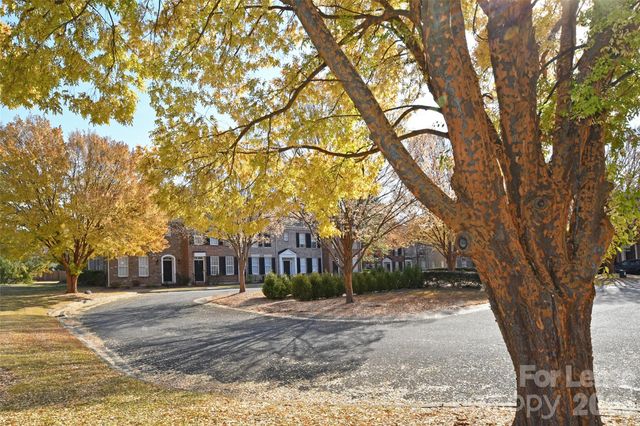 8643 Beaver Creek Drive, Charlotte, NC 28269