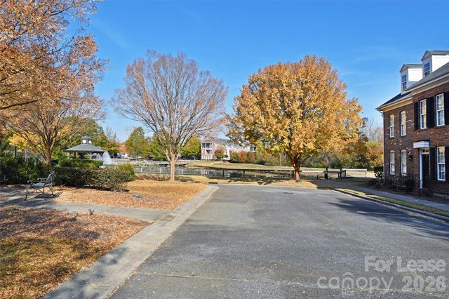 8643 Beaver Creek Drive, Charlotte, NC 28269