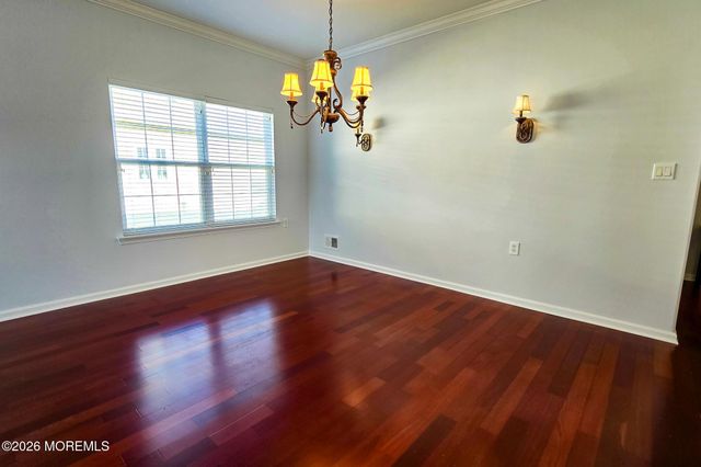 42 Kensington Road, Manchester, NJ 08759