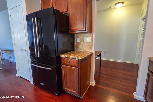 42 Kensington Road, Manchester, NJ 08759