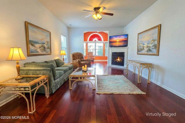 42 Kensington Road, Manchester, NJ 08759