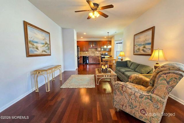 42 Kensington Road, Manchester, NJ 08759