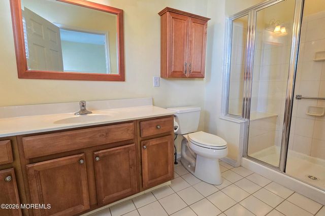 42 Kensington Road, Manchester, NJ 08759