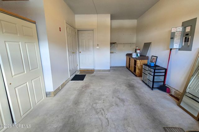 42 Kensington Road, Manchester, NJ 08759