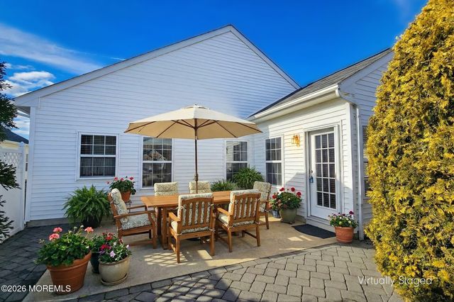 42 Kensington Road, Manchester, NJ 08759