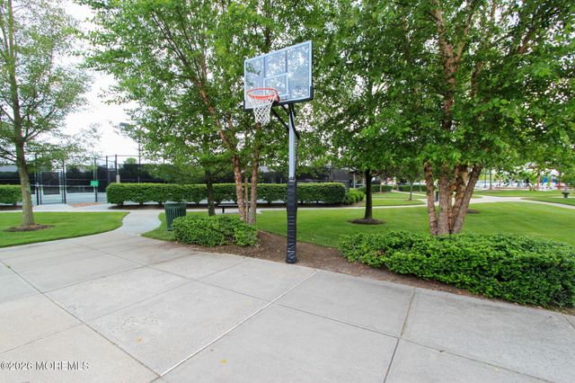 42 Kensington Road, Manchester, NJ 08759