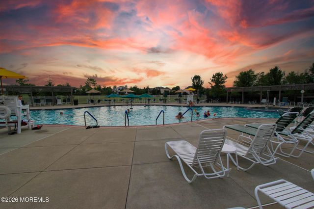 42 Kensington Road, Manchester, NJ 08759