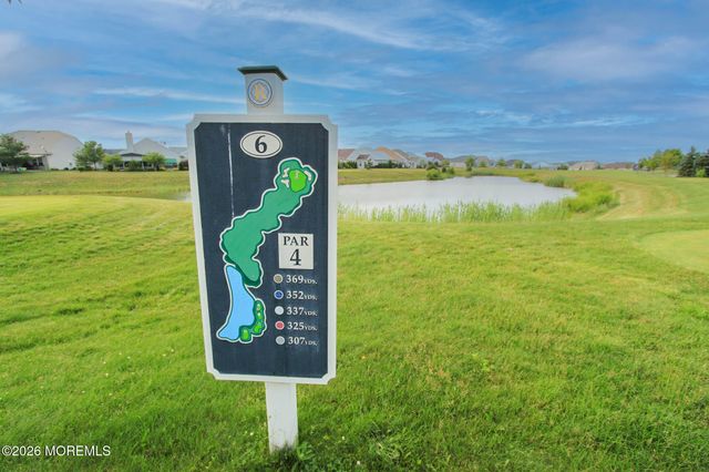 42 Kensington Road, Manchester, NJ 08759