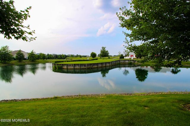 42 Kensington Road, Manchester, NJ 08759