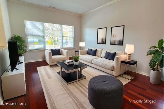 42 Kensington Road, Manchester, NJ 08759