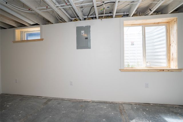 217 E 14th Street N, Newton, IA 50208