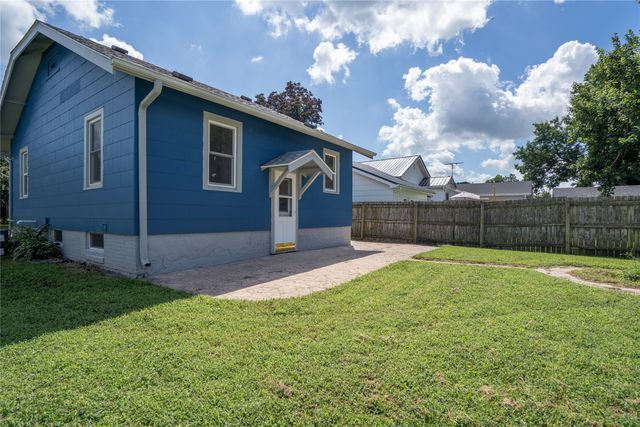 217 E 14th Street N, Newton, IA 50208