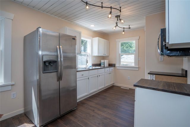 217 E 14th Street N, Newton, IA 50208