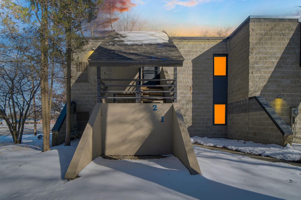 2 Karwick Glen Drive, Michigan City, IN 46360
