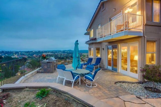 7046 Via Ostiones, Carlsbad, CA 92009