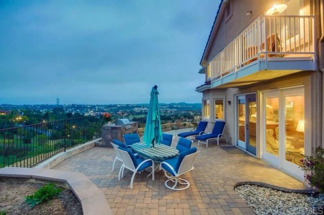 7046 Via Ostiones, Carlsbad, CA 92009