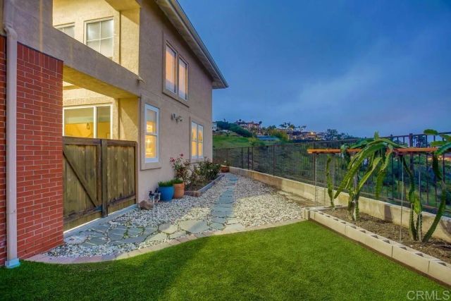 7046 Via Ostiones, Carlsbad, CA 92009