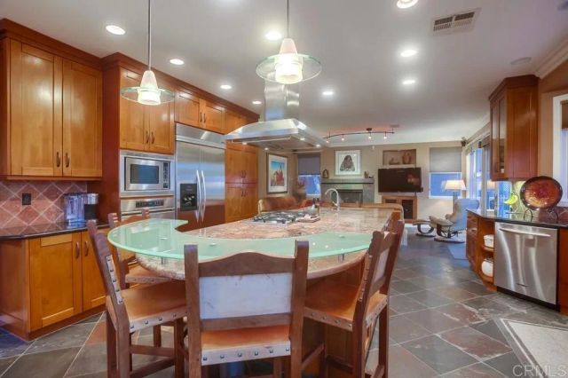 7046 Via Ostiones, Carlsbad, CA 92009