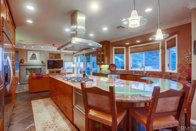 7046 Via Ostiones, Carlsbad, CA 92009