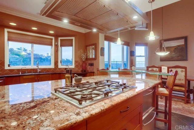 7046 Via Ostiones, Carlsbad, CA 92009