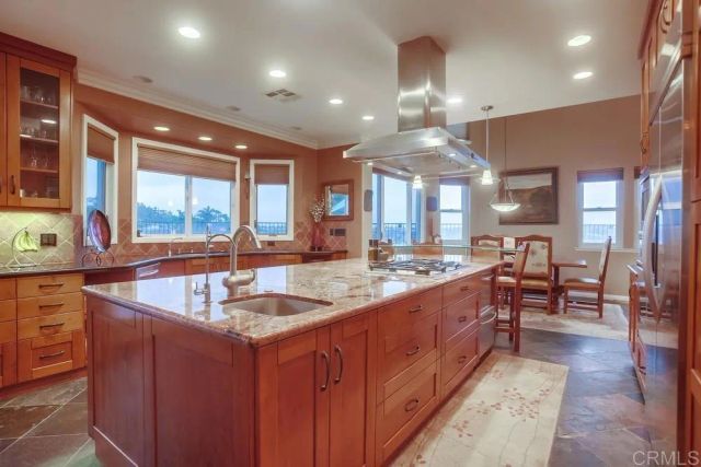 7046 Via Ostiones, Carlsbad, CA 92009