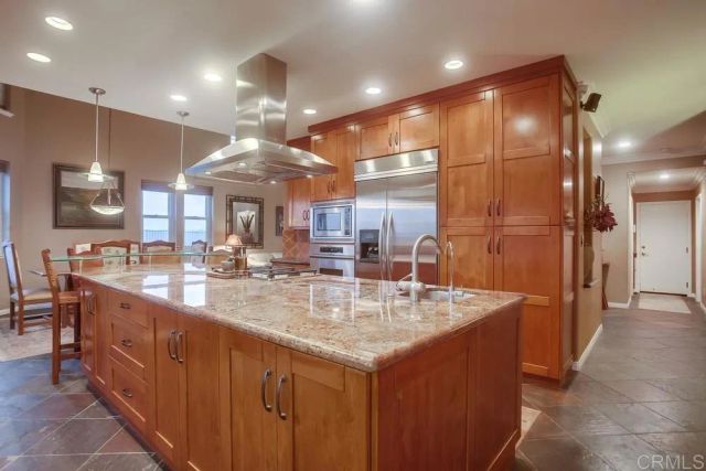 7046 Via Ostiones, Carlsbad, CA 92009