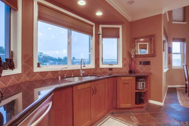 7046 Via Ostiones, Carlsbad, CA 92009