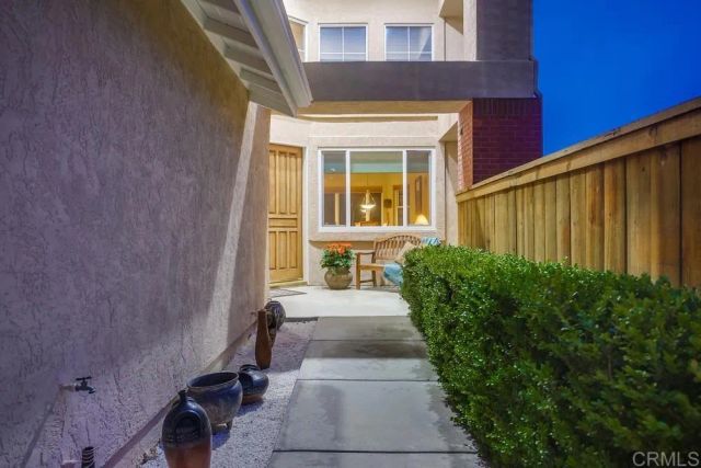 7046 Via Ostiones, Carlsbad, CA 92009