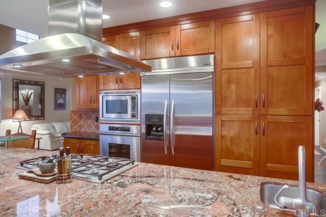 7046 Via Ostiones, Carlsbad, CA 92009