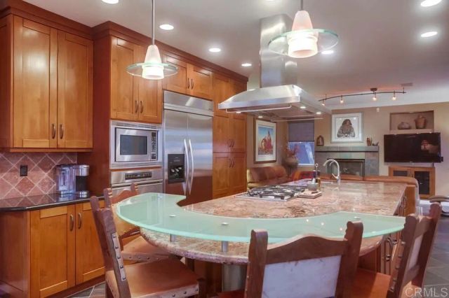 7046 Via Ostiones, Carlsbad, CA 92009