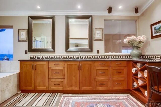 7046 Via Ostiones, Carlsbad, CA 92009