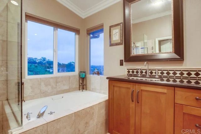 7046 Via Ostiones, Carlsbad, CA 92009