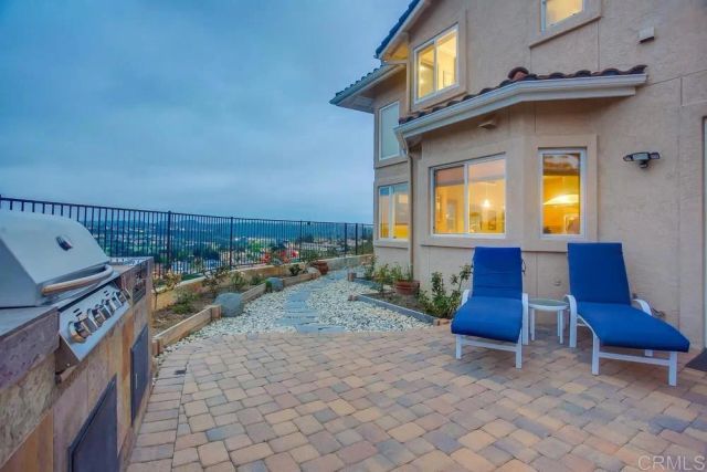 7046 Via Ostiones, Carlsbad, CA 92009