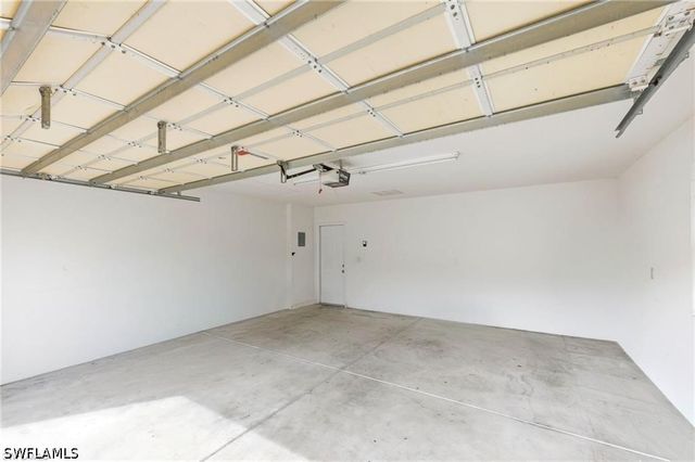 8108 Josefa WAY, Naples, FL 34114