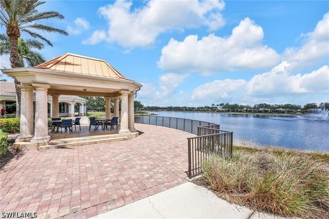 8108 Josefa WAY, Naples, FL 34114