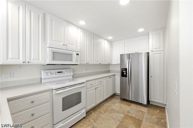 8108 Josefa WAY, Naples, FL 34114