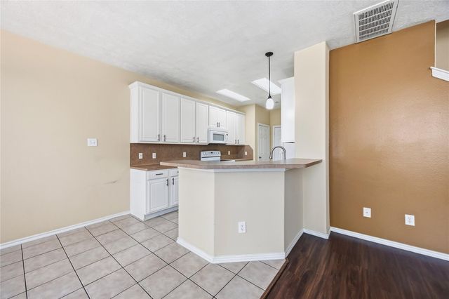 2939 Hackamore Hollow Lane, Houston, TX 77014