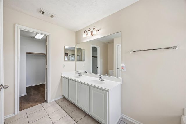 2939 Hackamore Hollow Lane, Houston, TX 77014