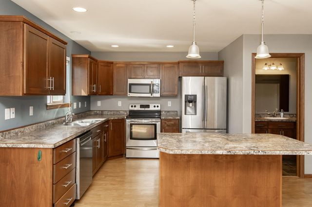 4017 9th Street S, Moorhead, MN 56560